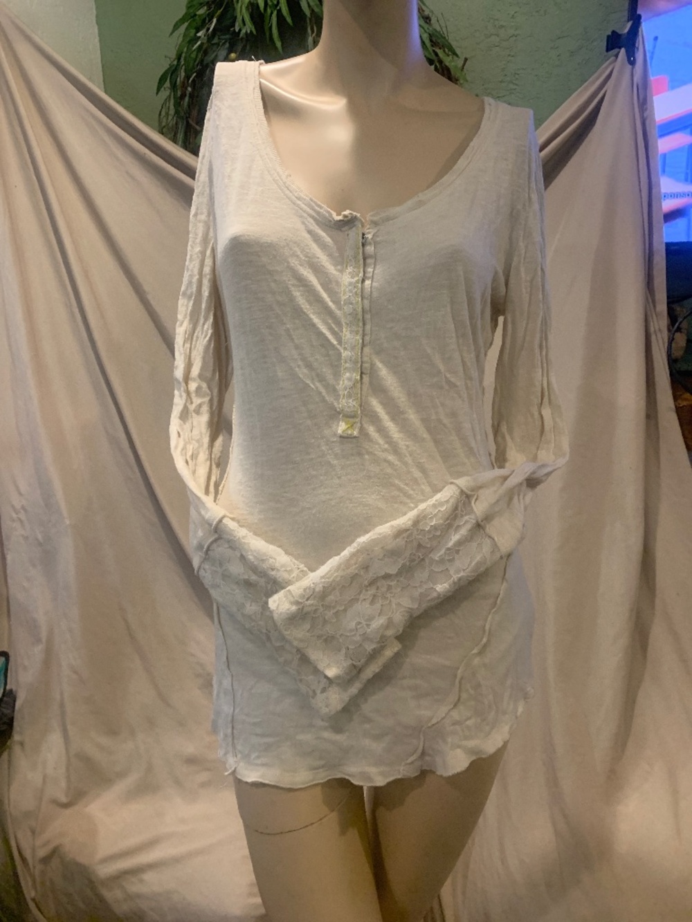 Free people plackets lace sleeve top